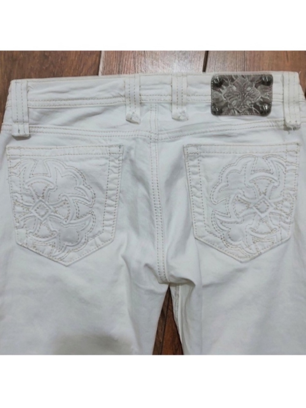 Gorgeous Miss Me Oyster Colored Jeans With Embroidered Pockets 35” Inseam